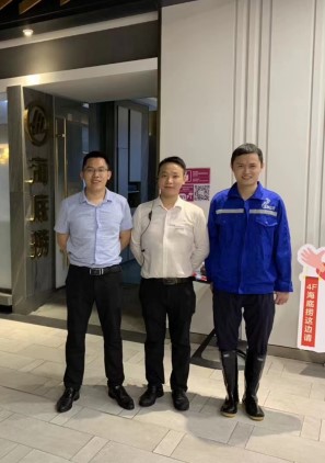 014 廣州白云店海底撈防滑項(xiàng)目,世卿與海底撈集團(tuán)的“緣分”就此開(kāi)啟