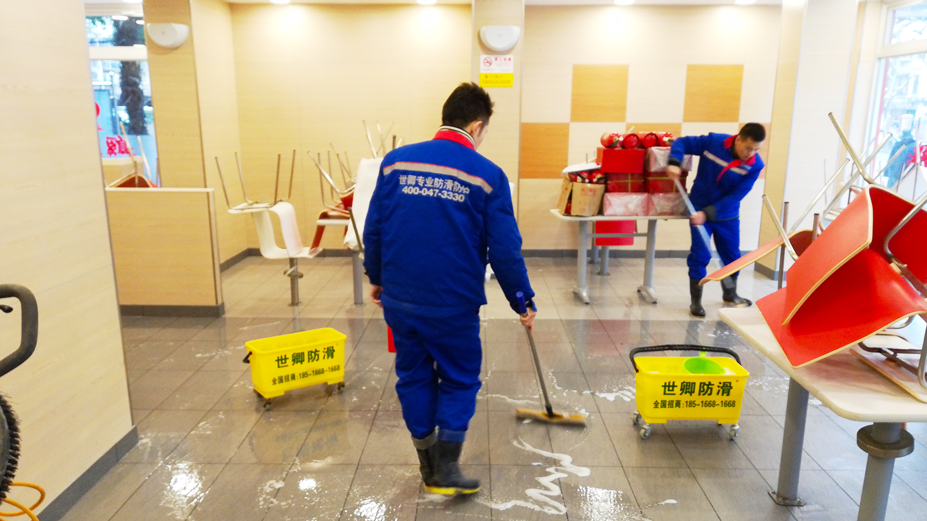 021 世卿成功獲上海老字號振鼎雞與泰煌雞120余家門店的地面防滑項目