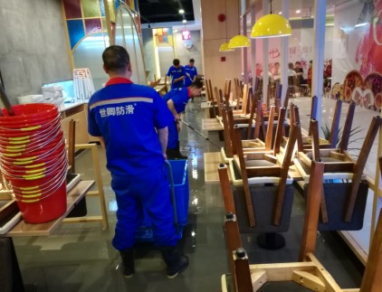 021 世卿成功獲上海老字號振鼎雞與泰煌雞120余家門店的地面防滑項目