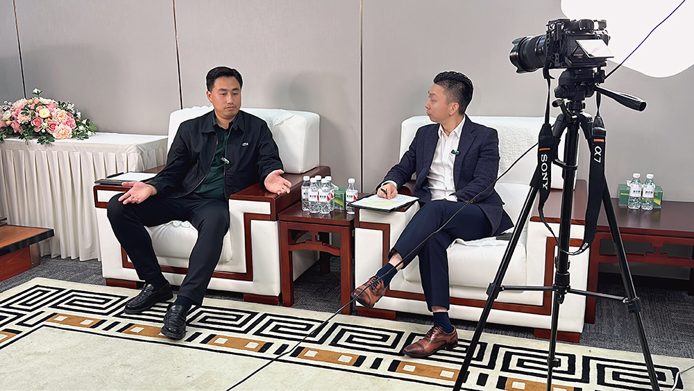 揚(yáng)州合作商殷躍康采訪圖片 揚(yáng)州合作商殷躍康采訪圖片